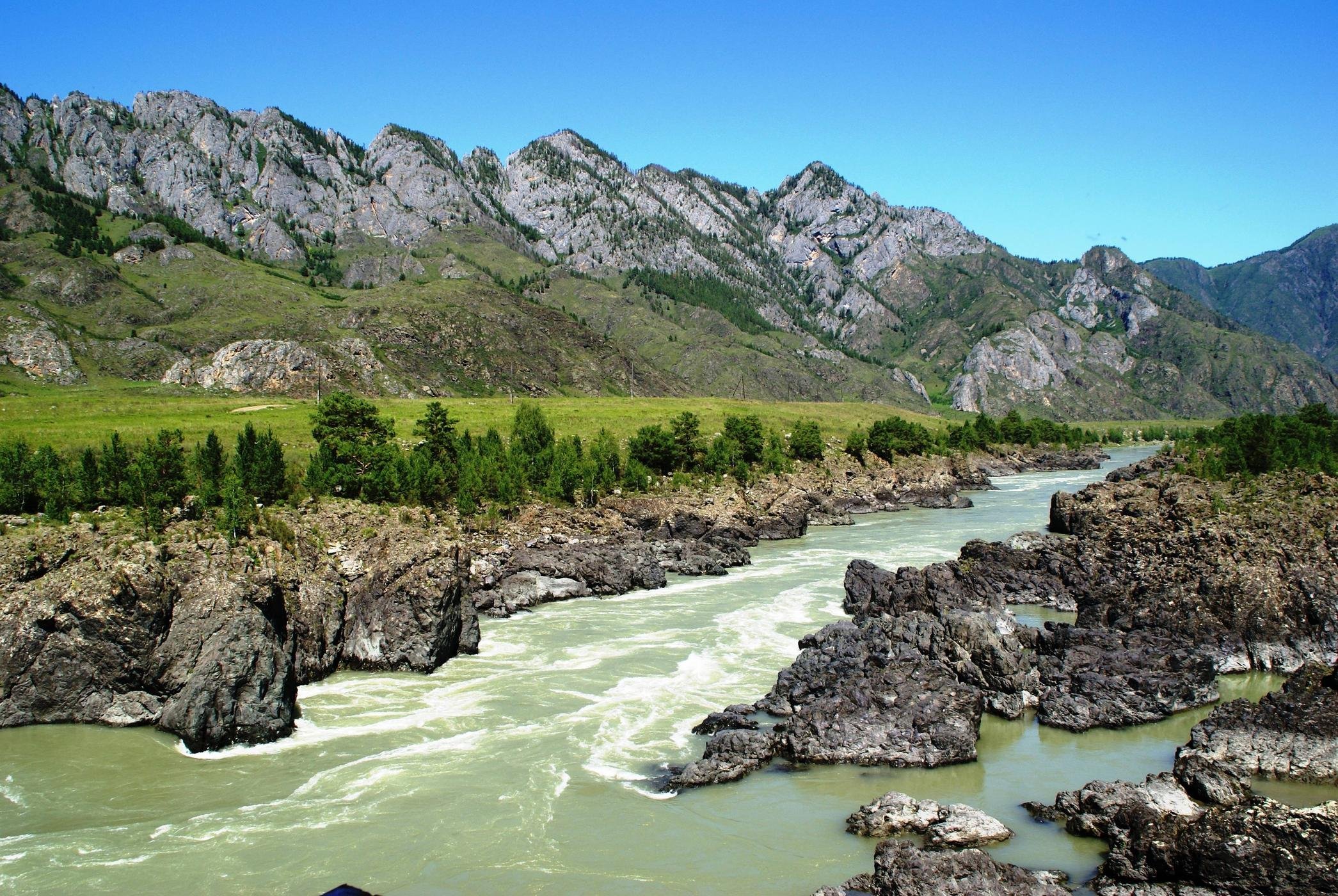 Сегодня в горном алтае. Горно Алтайск река Катунь. Долина реки Катунь горный Алтай. Чемальский район река Катунь. Бурная река Катунь.