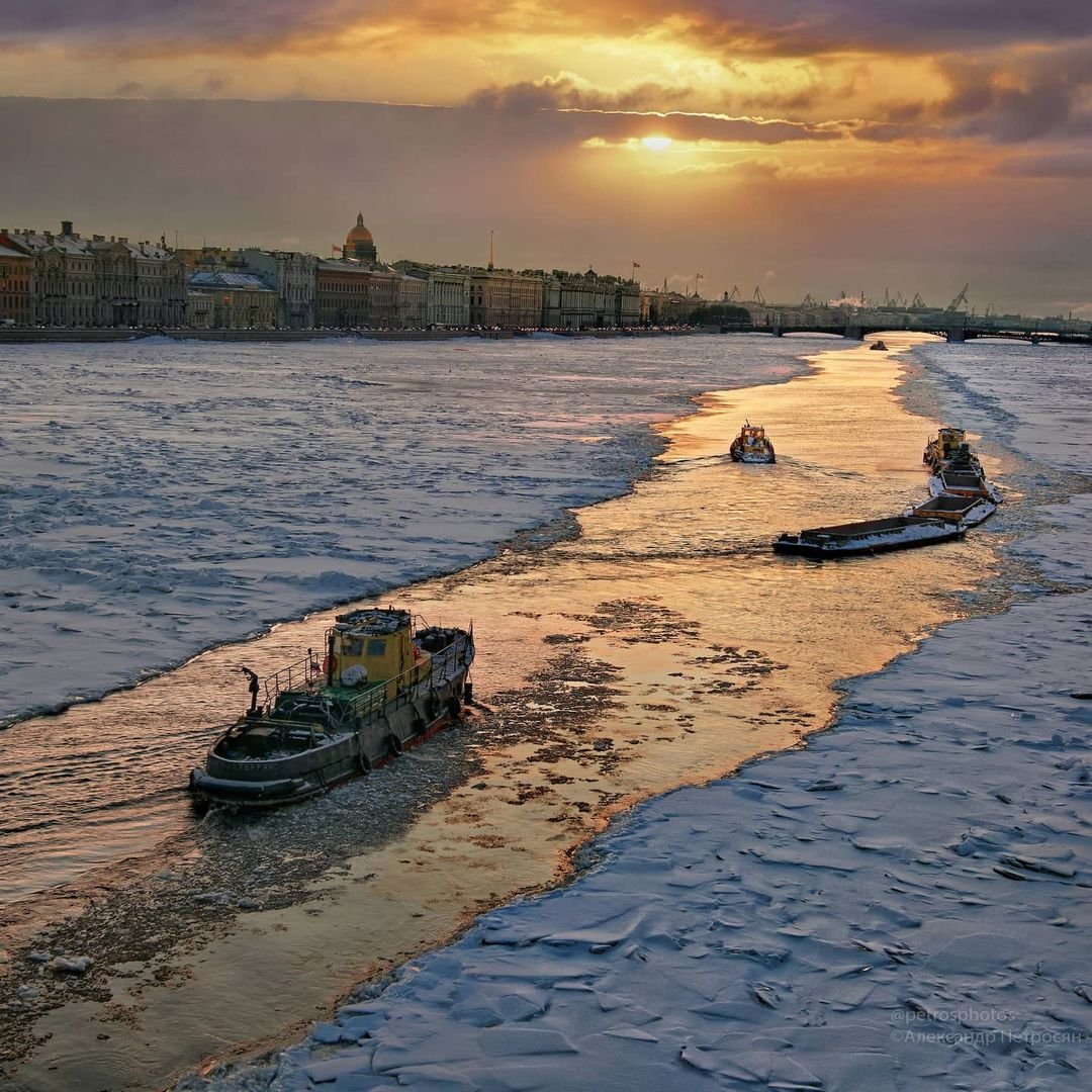 зимой река нева