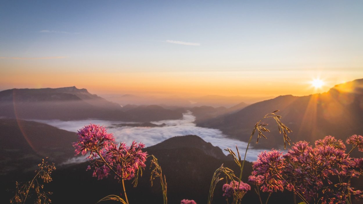 Рассвет в горах