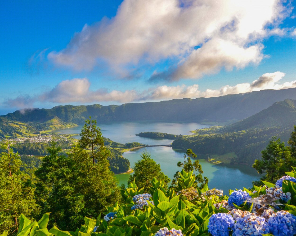 Азорские острова операция