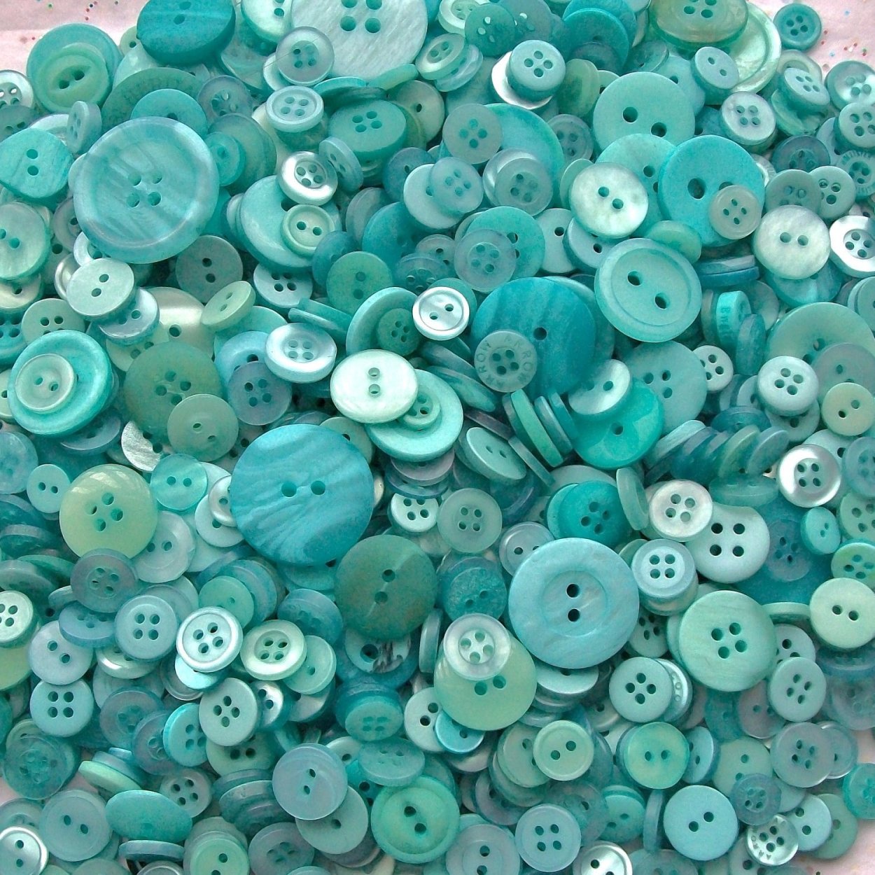 Предметы бирюзового цвета