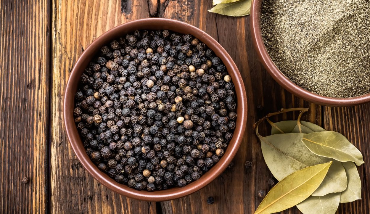 Душистый перец и душистый