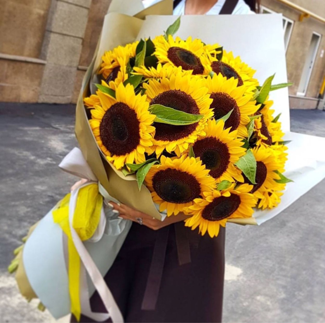 Свадебная фотосессия в подсолнухах