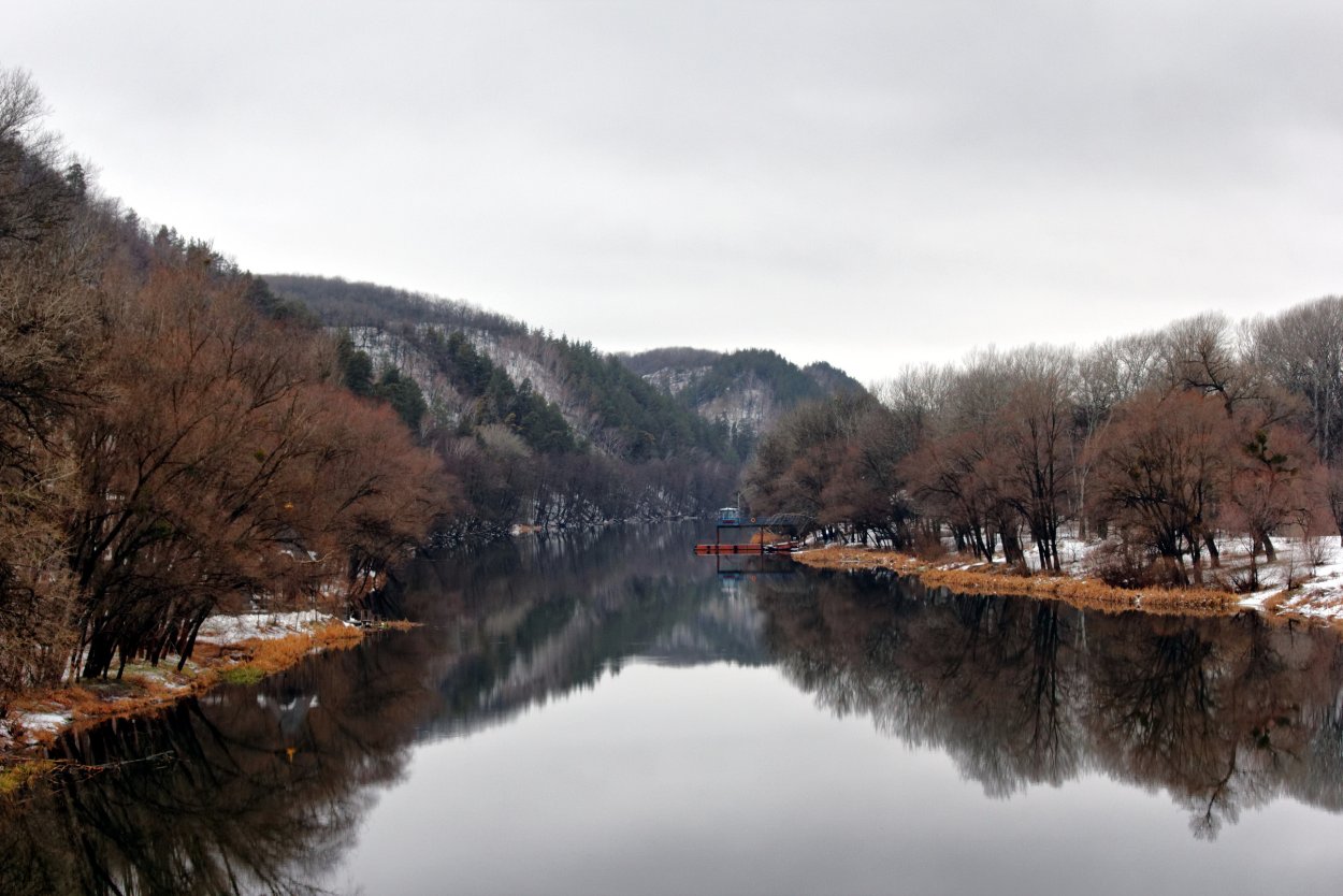 Река в Святогорске