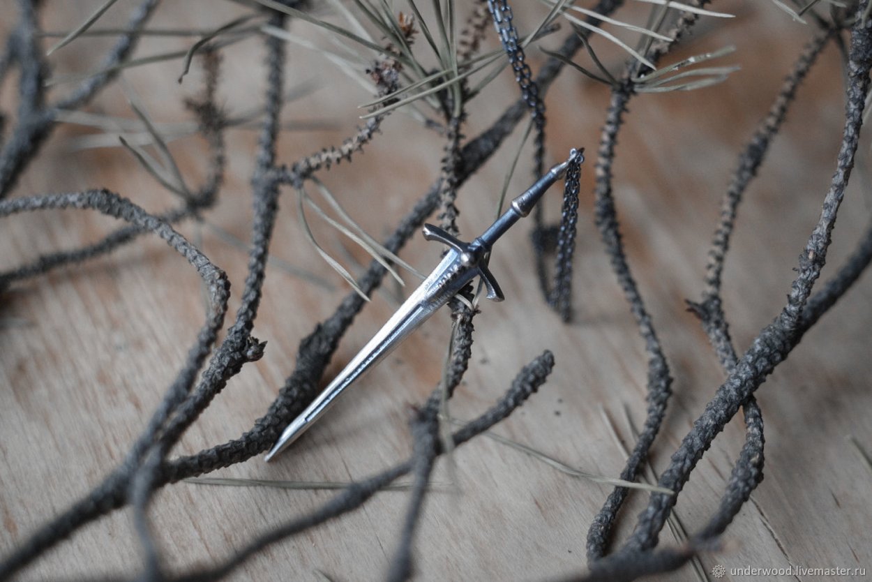 Терновые ветки меч