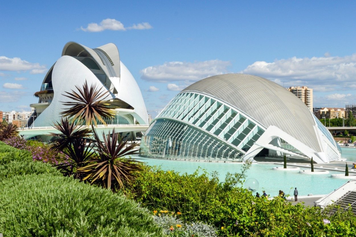 Площадь королевы Валенсия