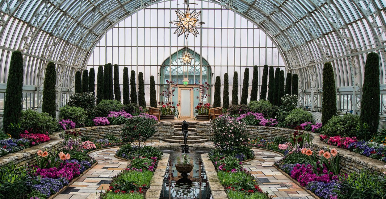 Павильон Палм-Хаус в Ботаническом саду Кью Гарденз