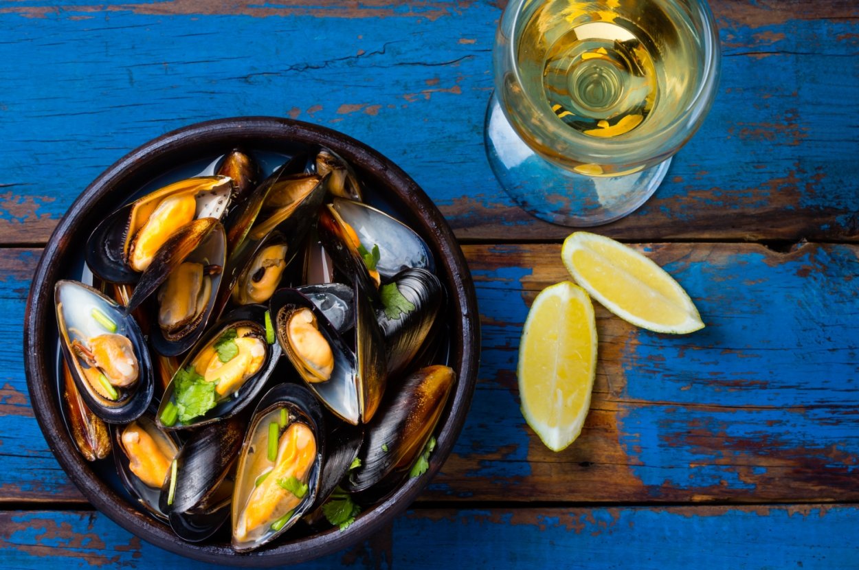 Мидии с белым вином