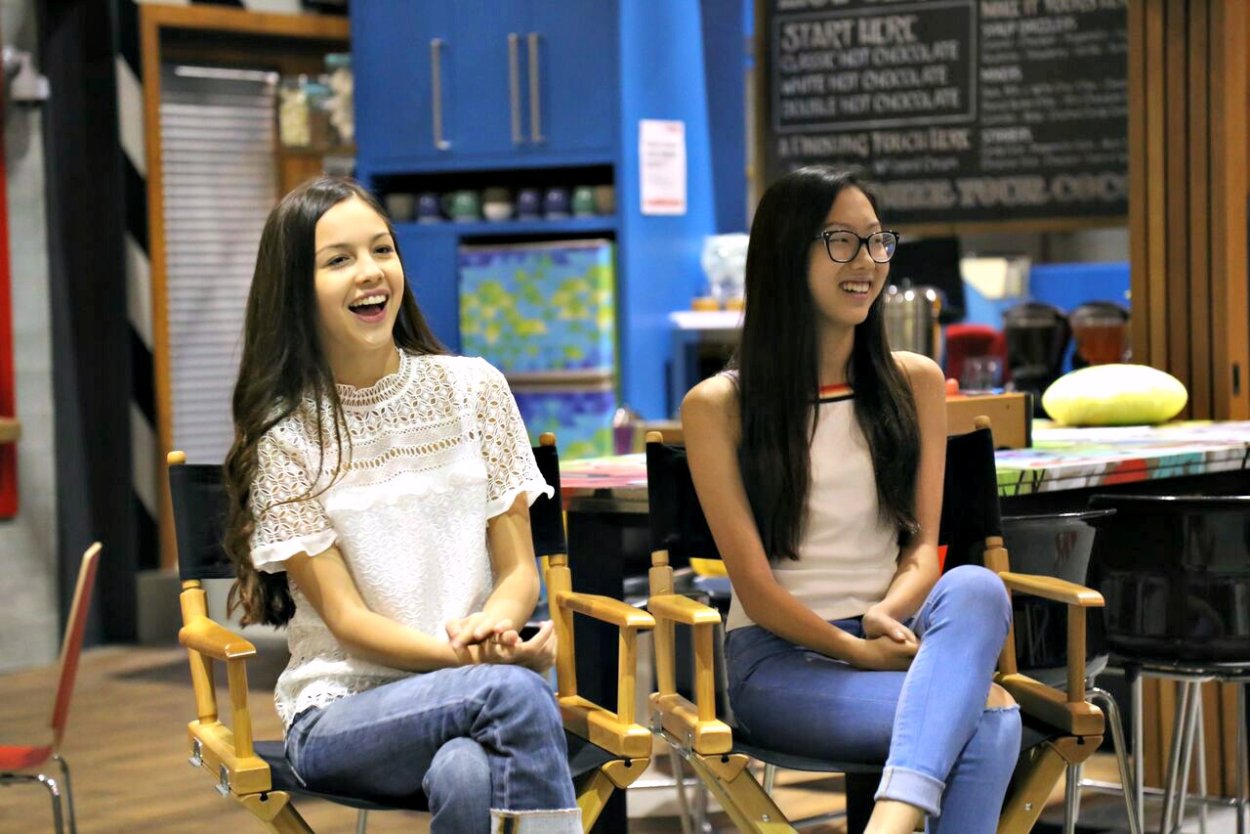 Логотип студии красоты Оливия