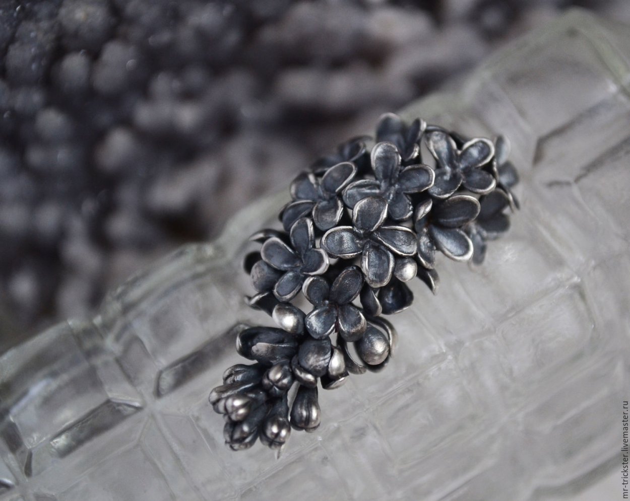 Брошь сирень серебро