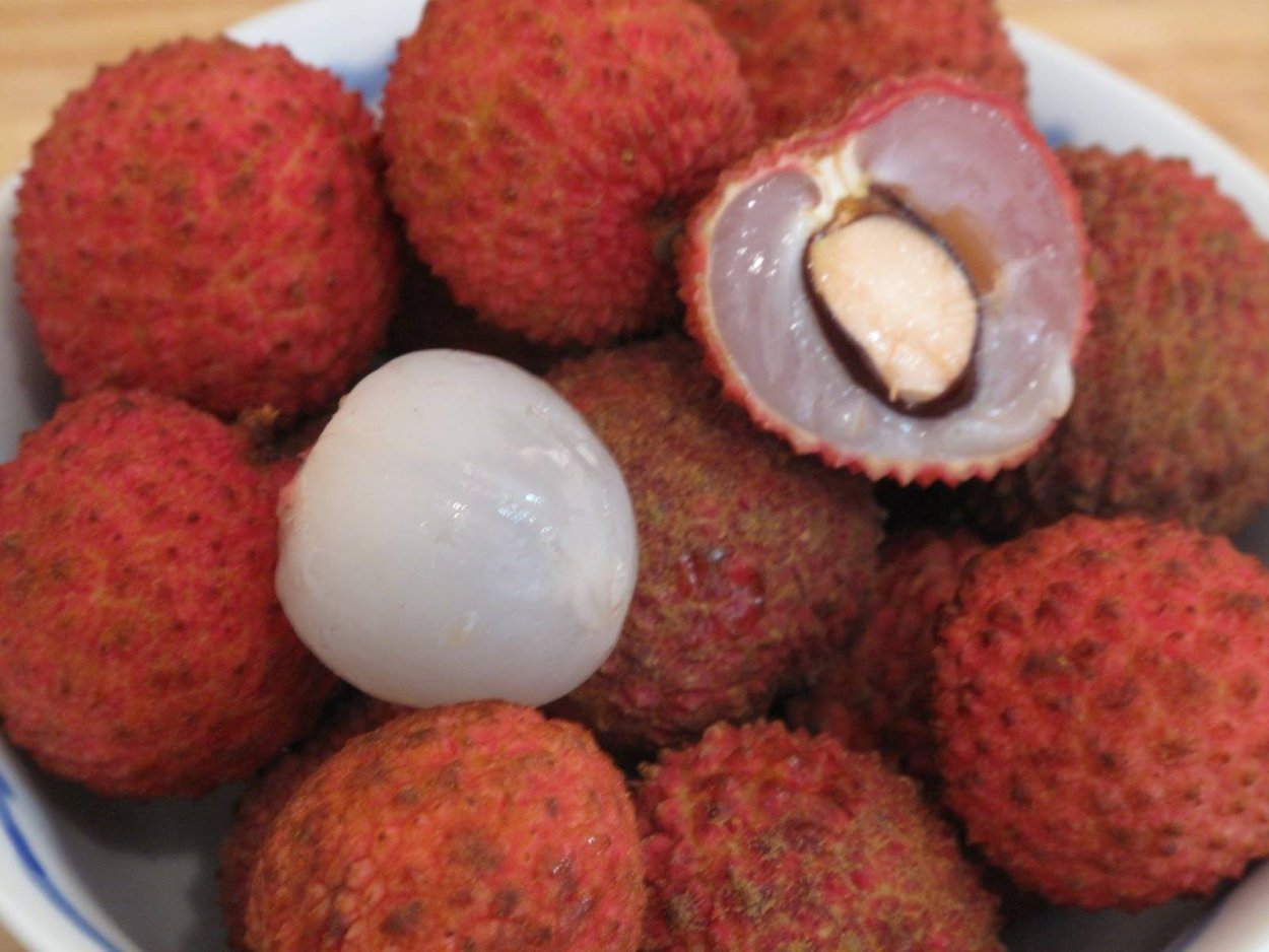 Litchi ягода
