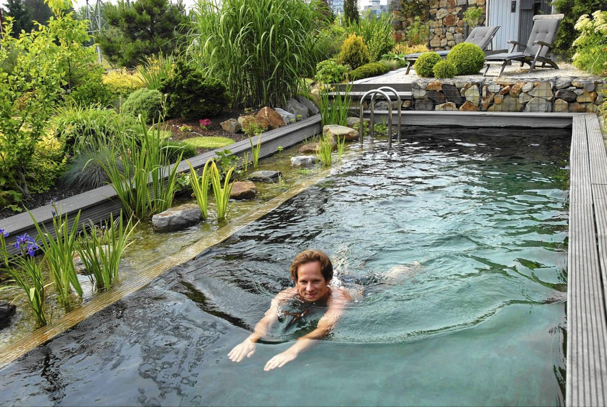 Плавательная дорожка на даче