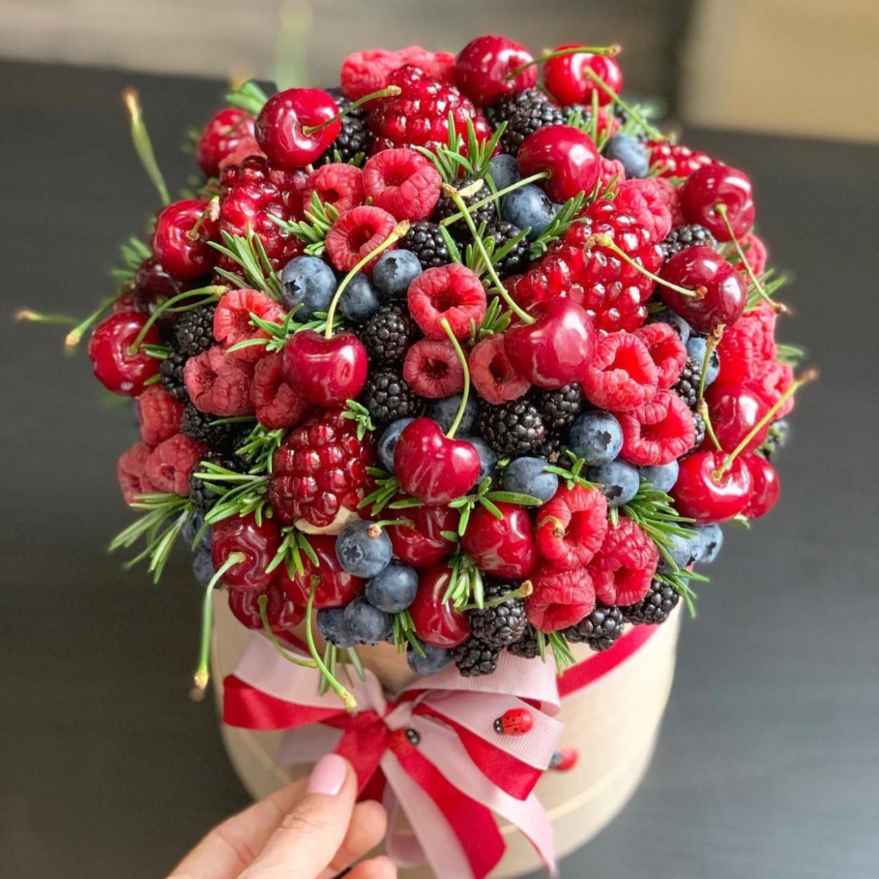 Проросшая клубника