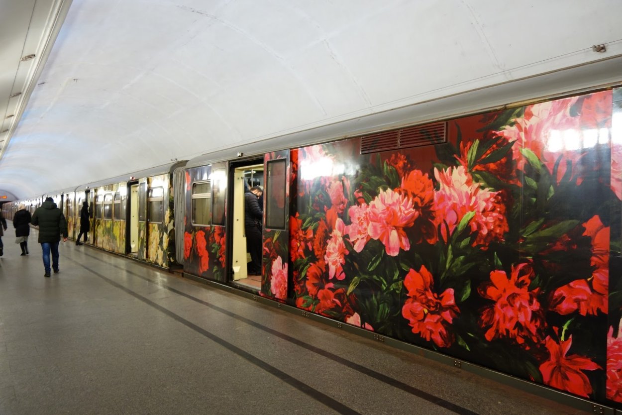 «Акварель» - именной поезд Московского метрополитена