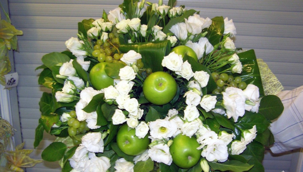 Букет из фруктов простой