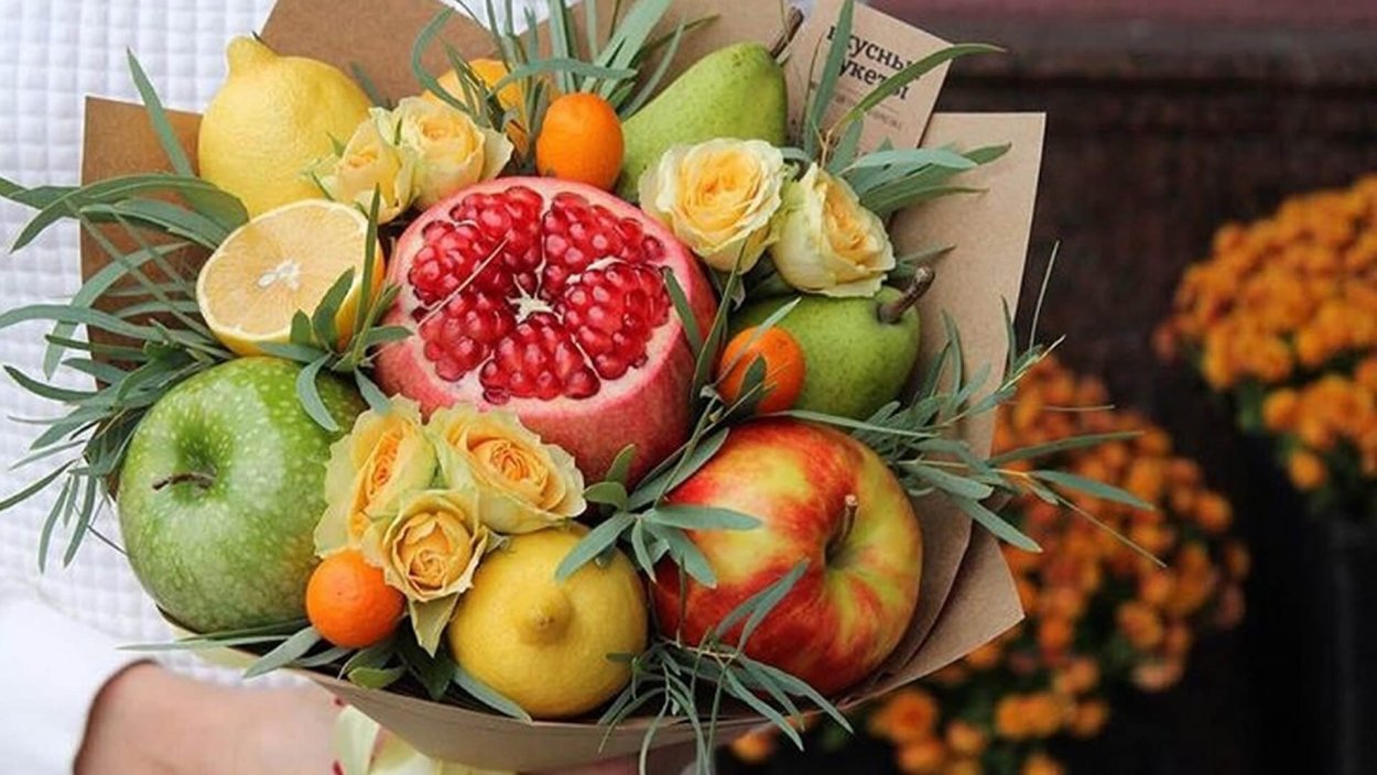 Фруктово овощной букет