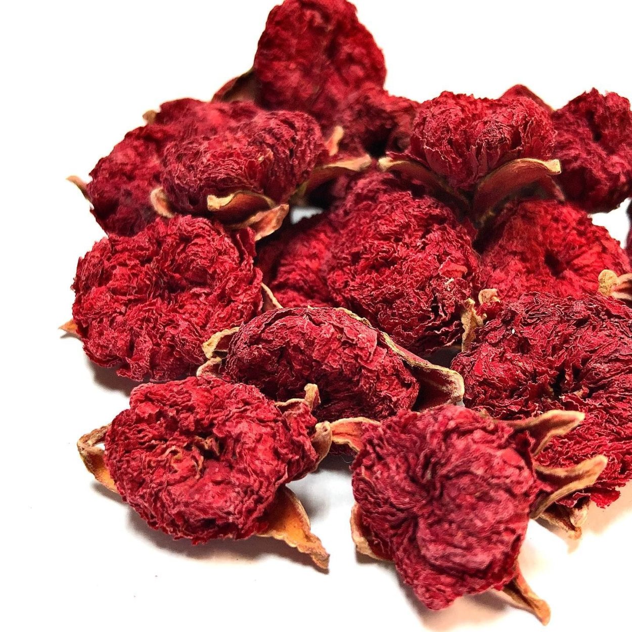 Валяная брошь гранат