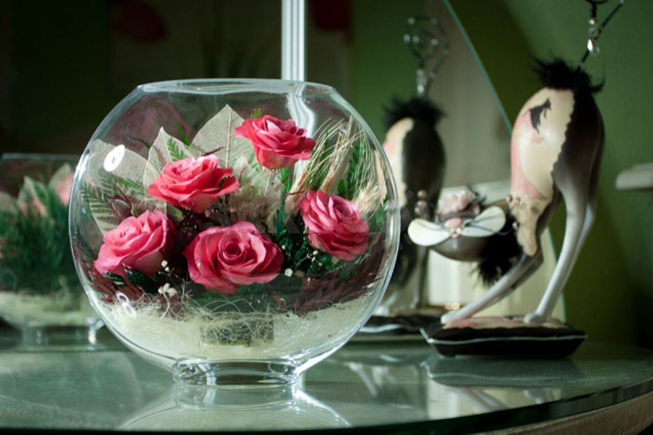 Живые цветы в стекле (вакууме)