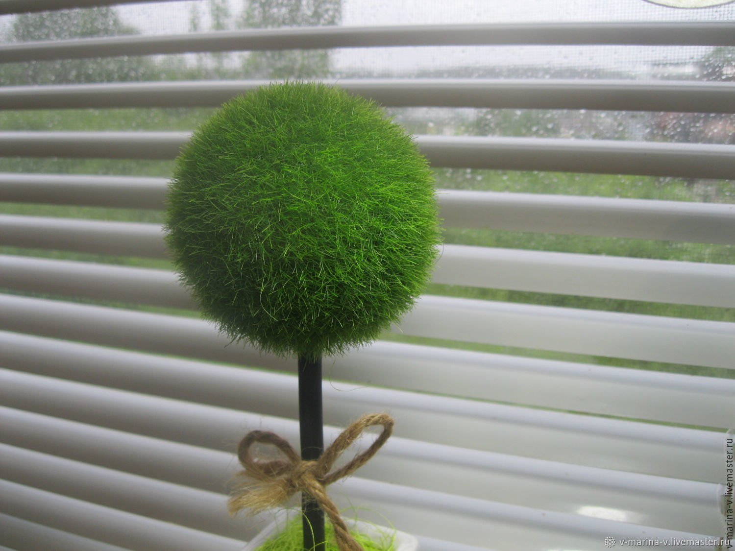 Искусственный декоративный шар из травы 23d