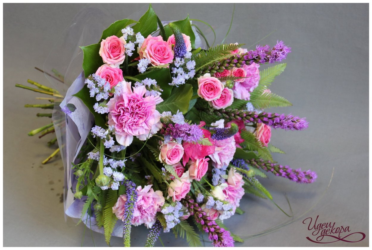 Букет с гортензией на 1 сентября