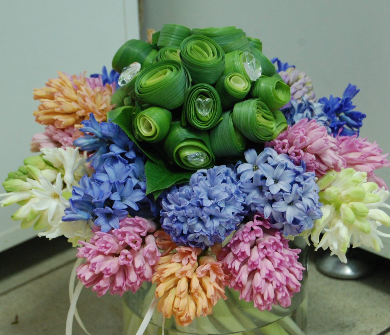 Креативные букеты на 8 марта