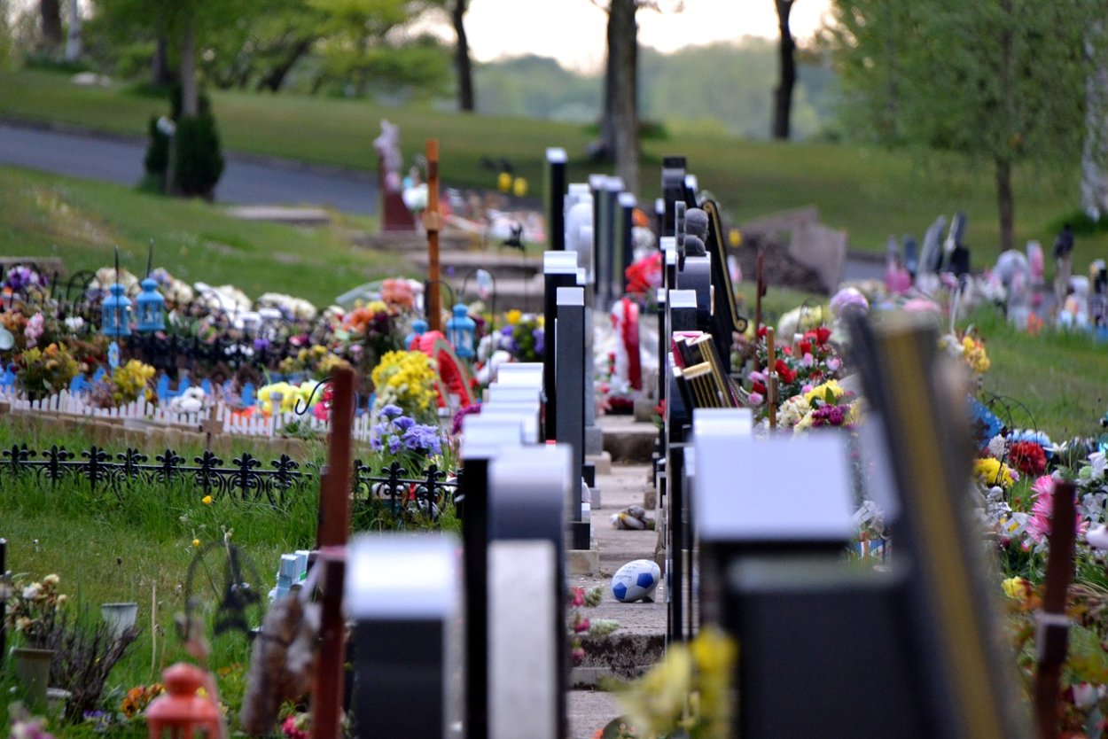 Цветное кладбище