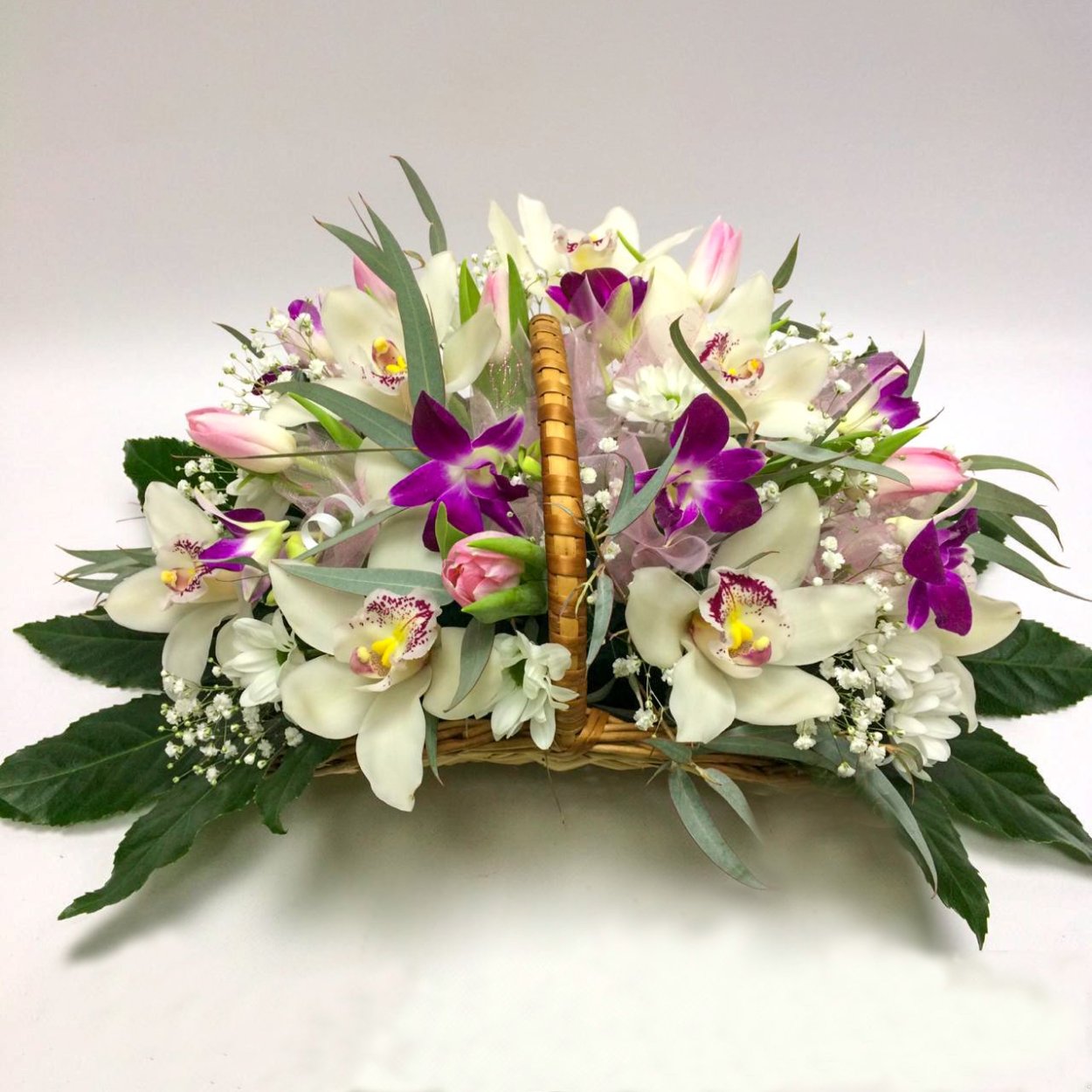 Букеты и композиции с орхидеями