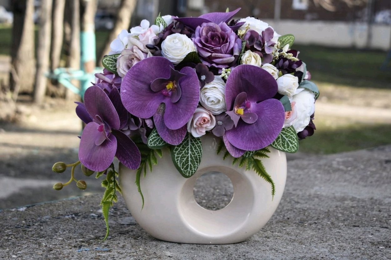 Композиция с орхидеями