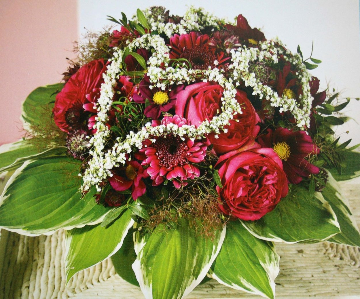 Красивый букет цветов для Мареты