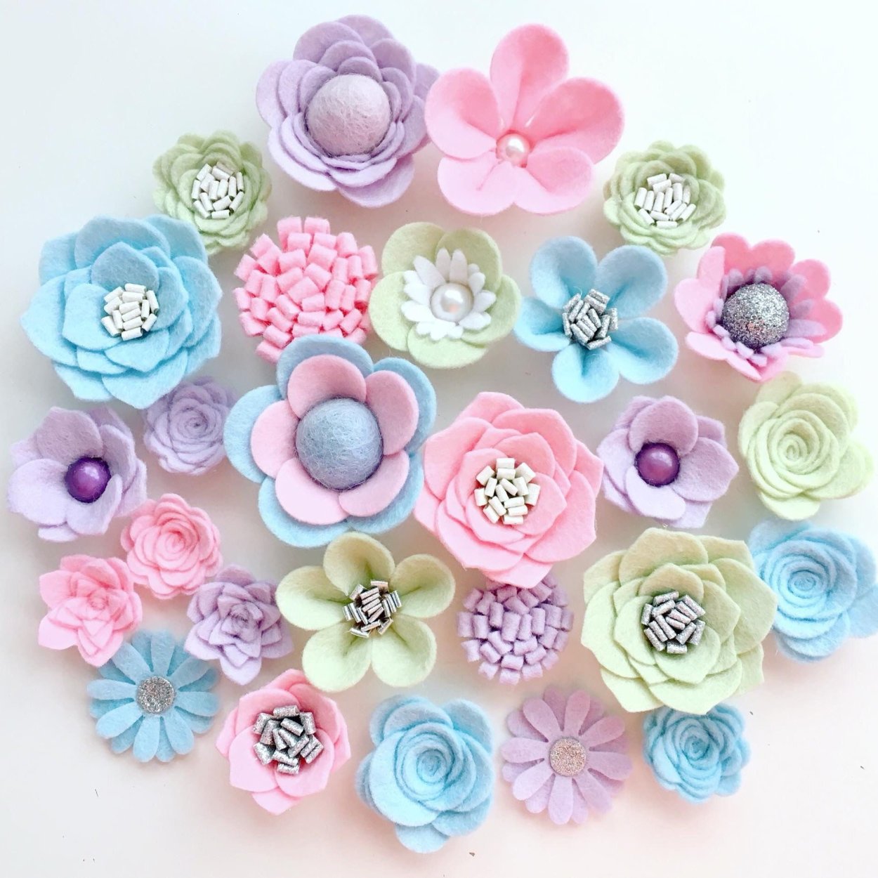 Красивые цветы из фетра