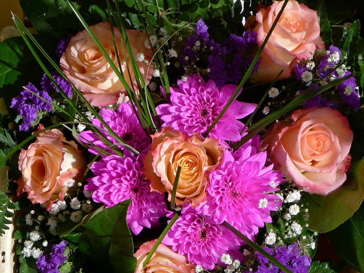 Красивый букет цветов