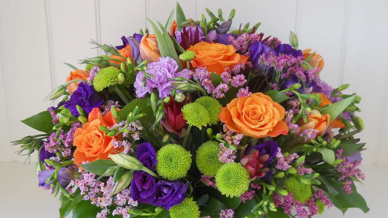 Яркие весенние цветы