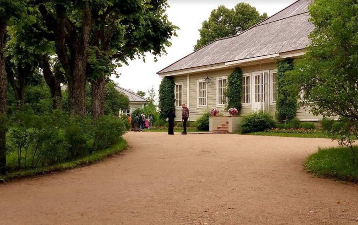 Пушкинские горы поселок