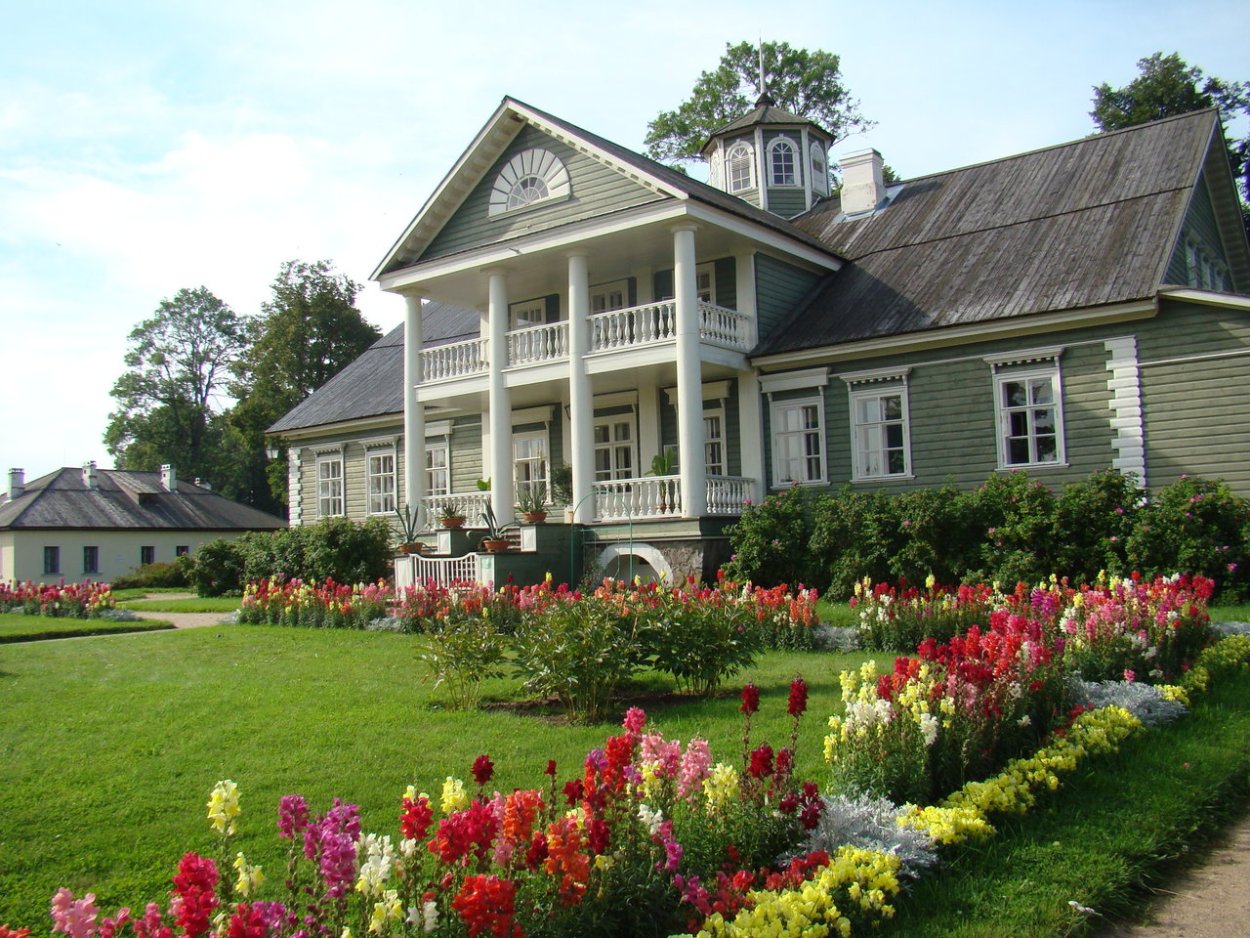 Пушгоры осенью Михайловское