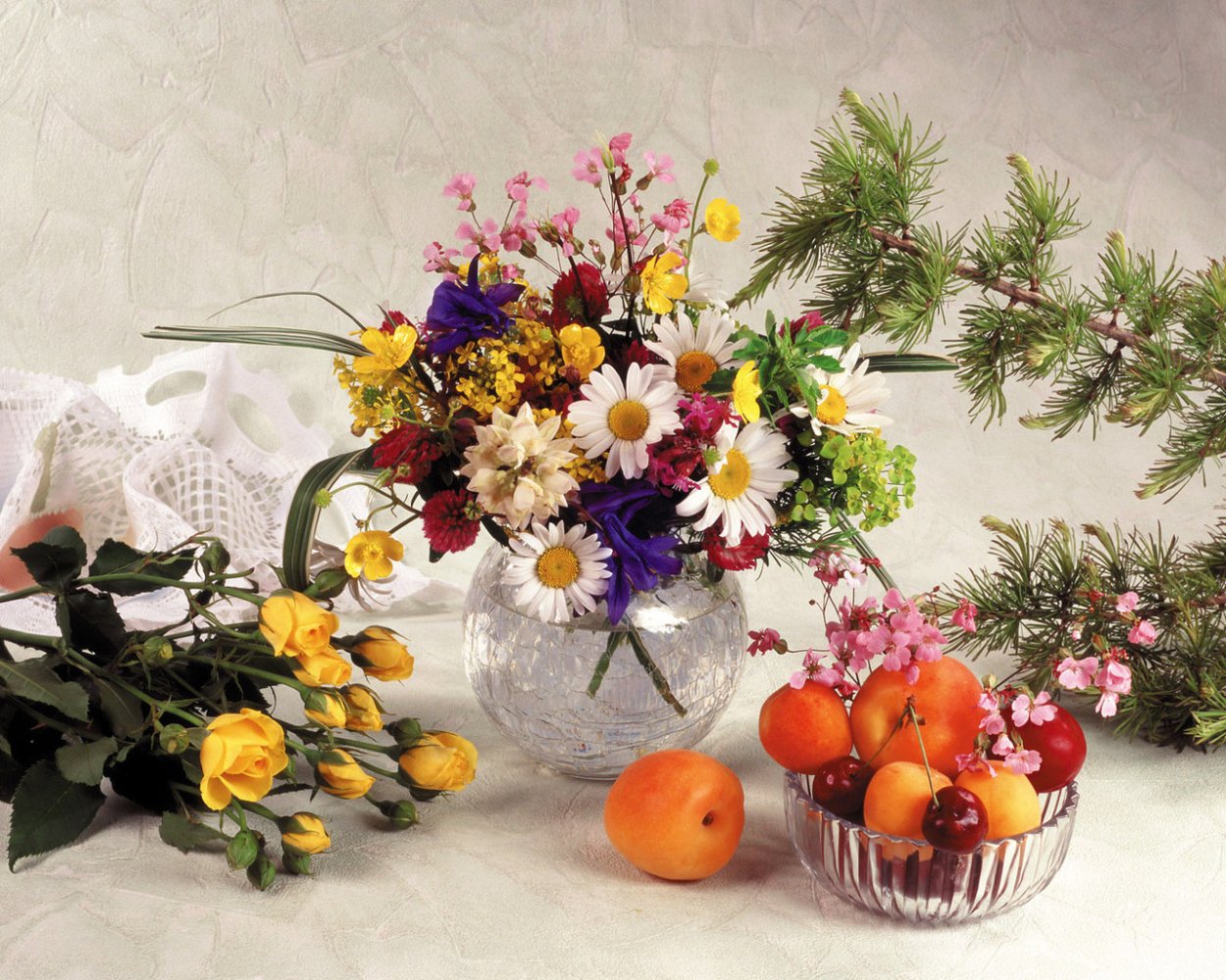 Цветы и фрукты