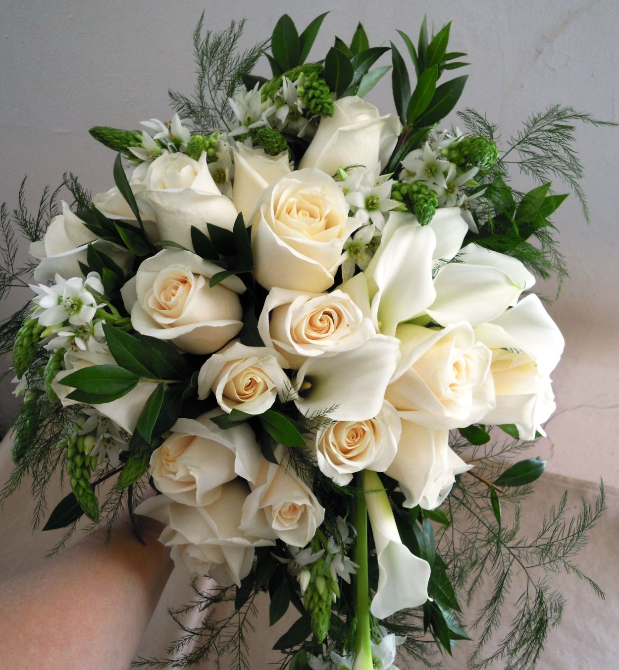 Шикарный белый букет
