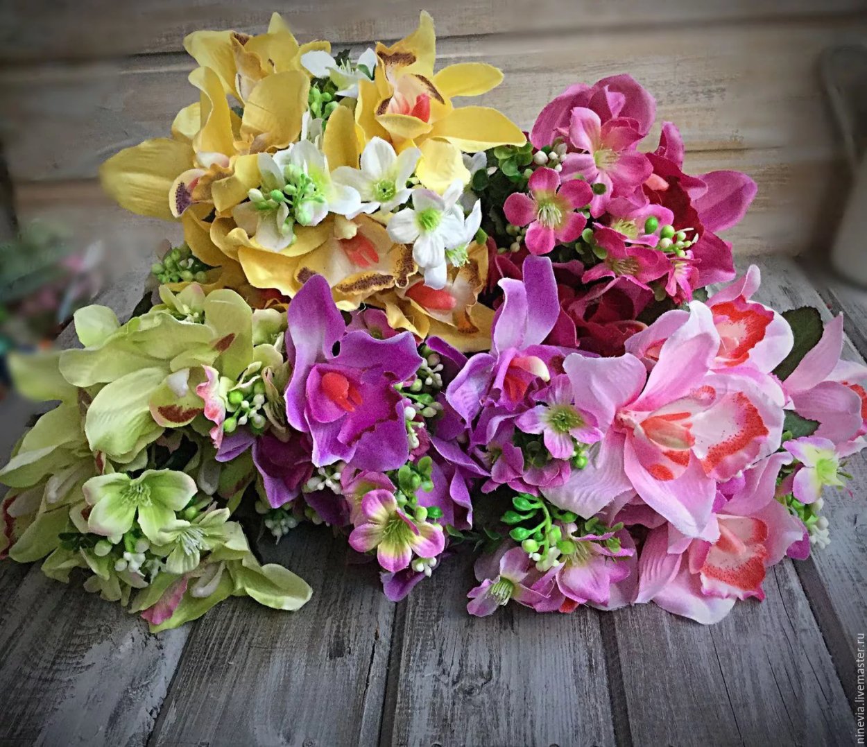 Коралловые пионы