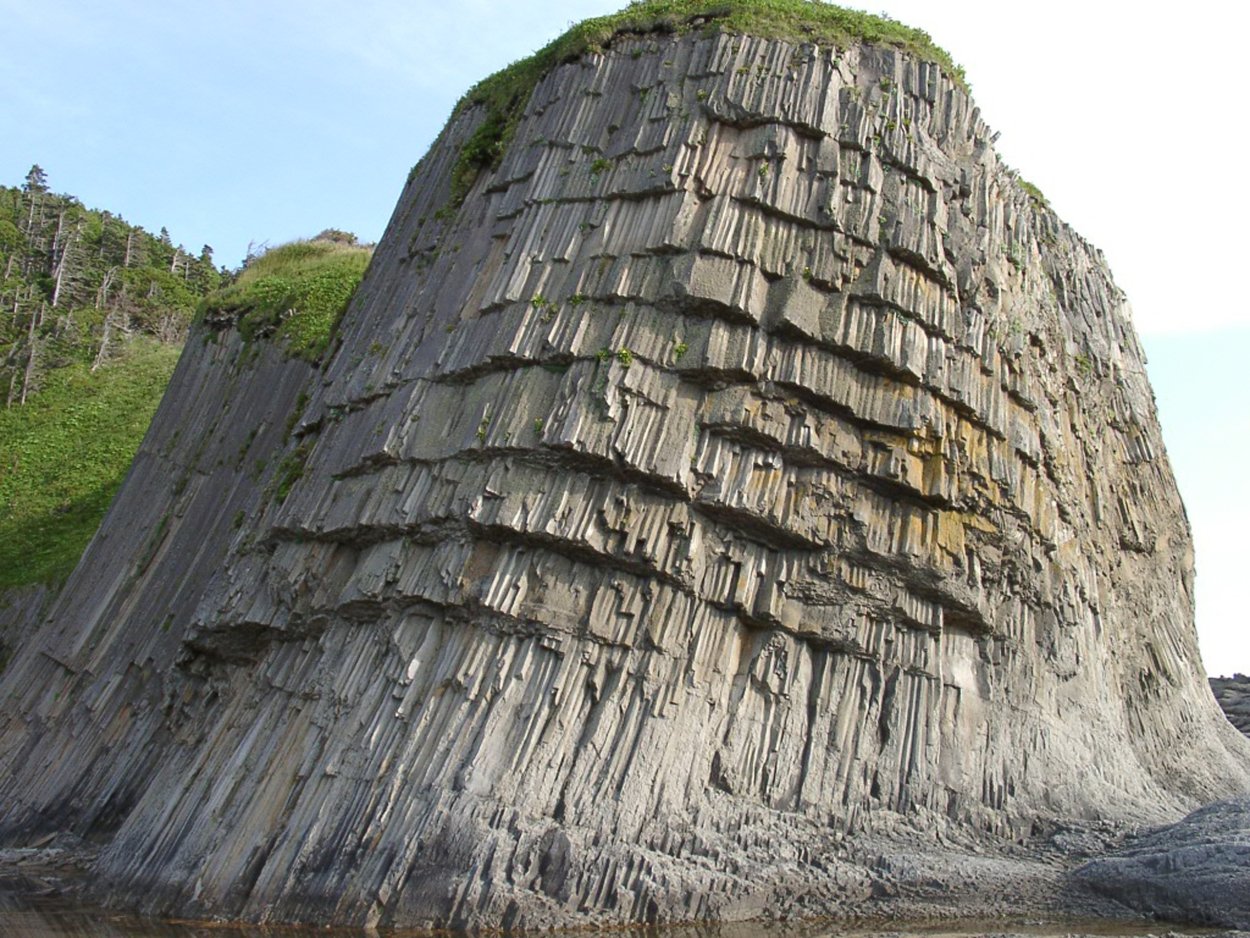 Мыс столбчатый Кунашир