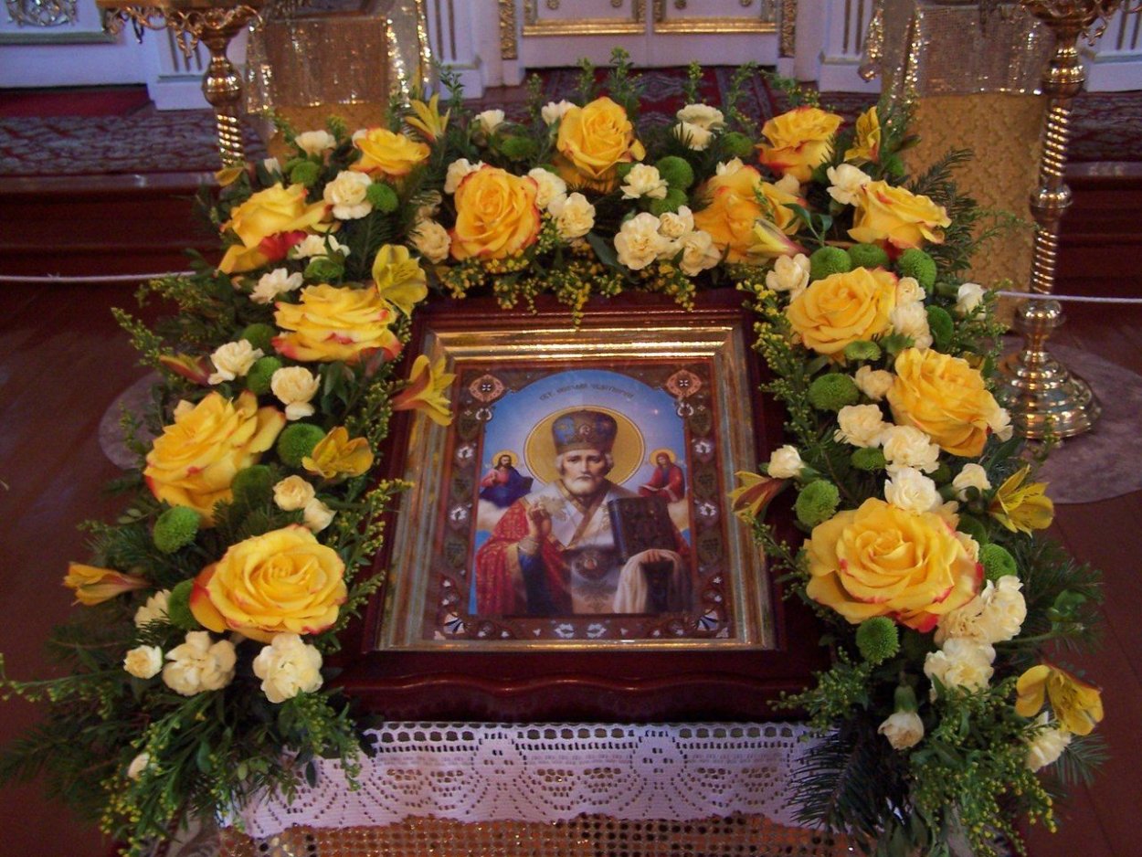 Храмовая флористика на Николая Чудотворца