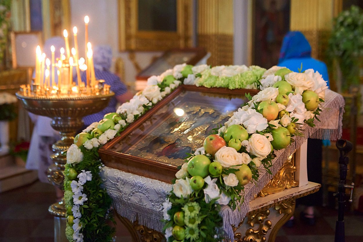Церковная флористика на Преображение Господне