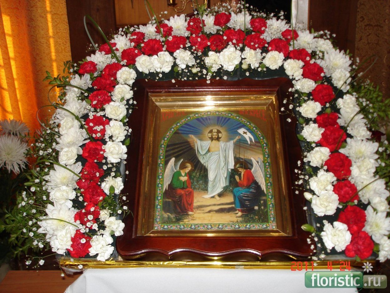 Украшение иконы розами