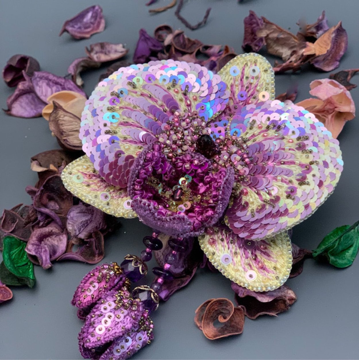 Брошь Орхидея