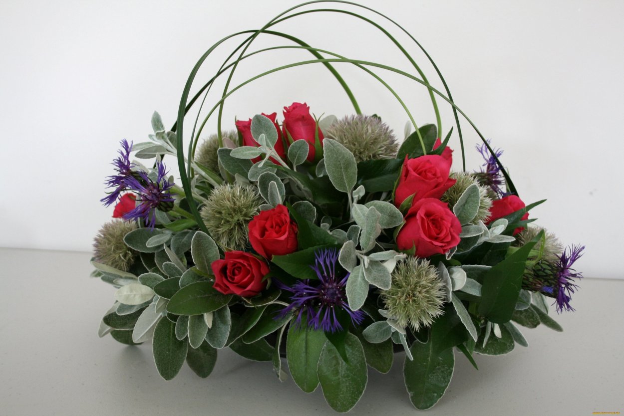 Цветочные букеты и композиции