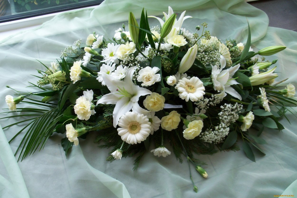 Гипсофила с лилиями