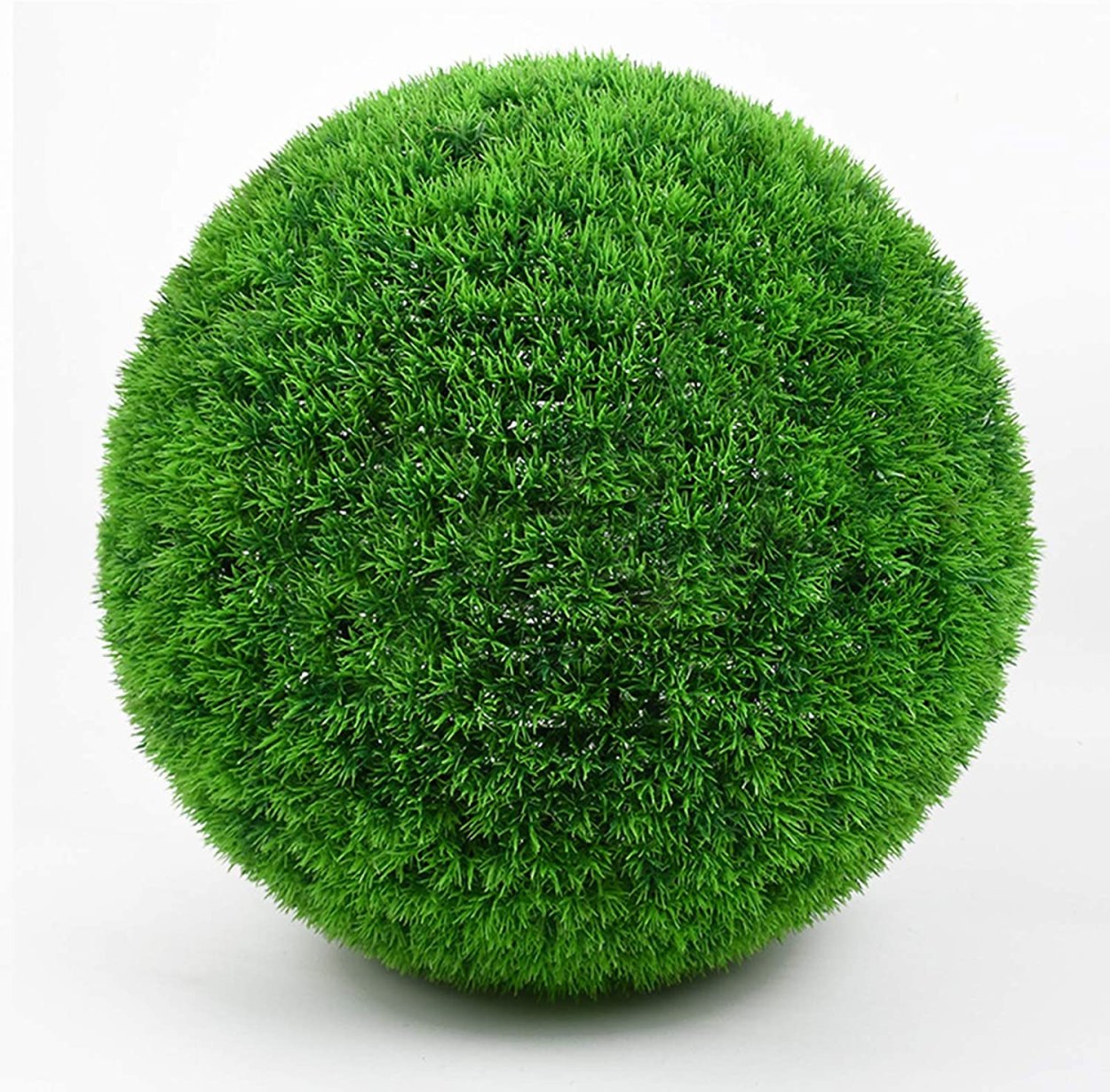 Шар из искусственной травы