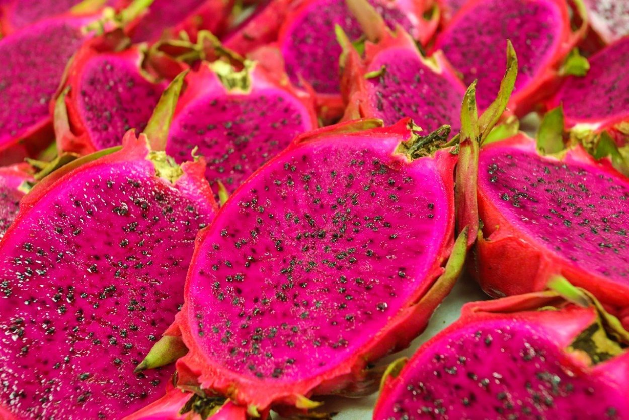 Ананас и питахайя