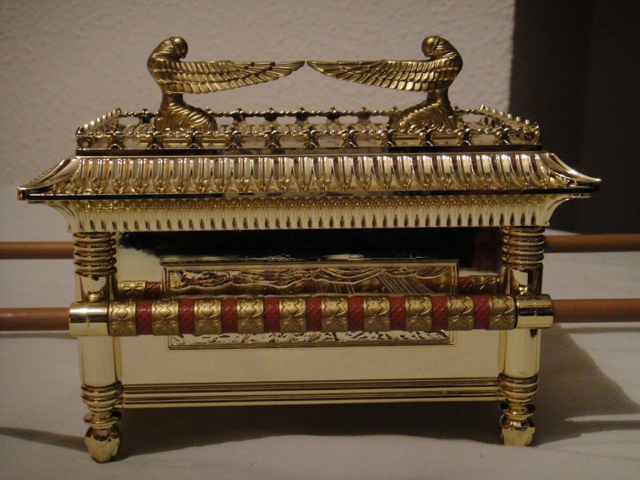 Дерево ситтим Ковчег Завета