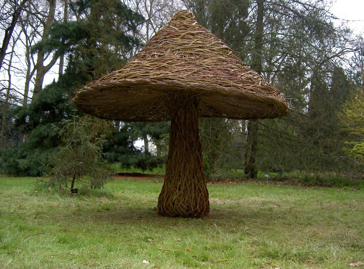 Беседка из ивовых прутьев