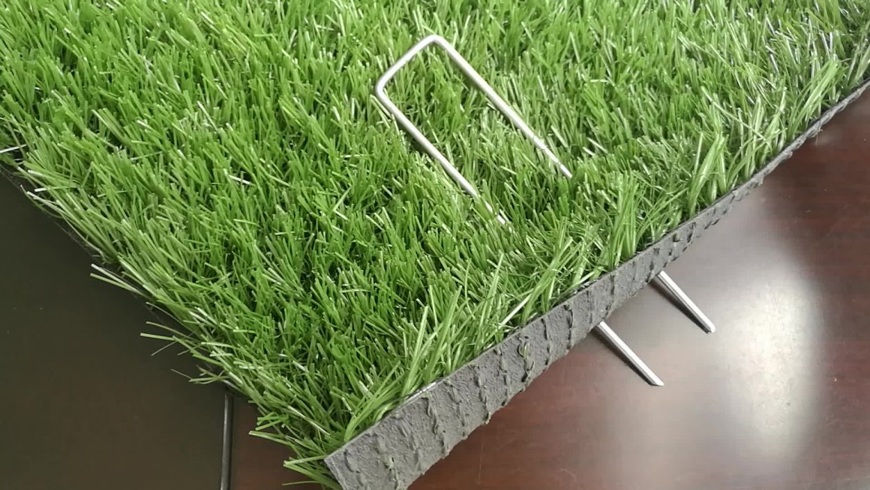 Скобы для искусственного газона