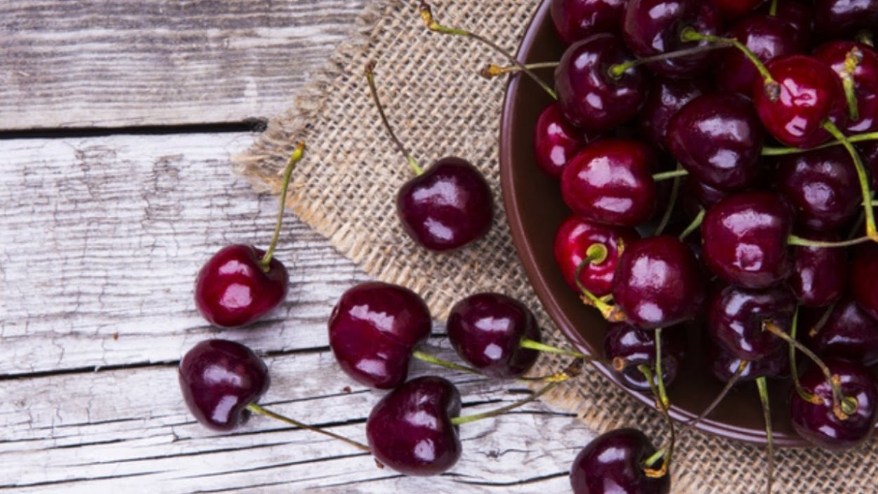 Ягоды красно синие